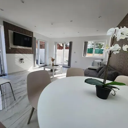 Spacious And Bright One Bedroom Apartment Oxford Exterior photo